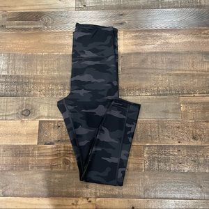 Athleta Ultimate Stash Pocket 7/8 Tight